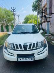 Mahindra XUV500 W8 Dual Tone